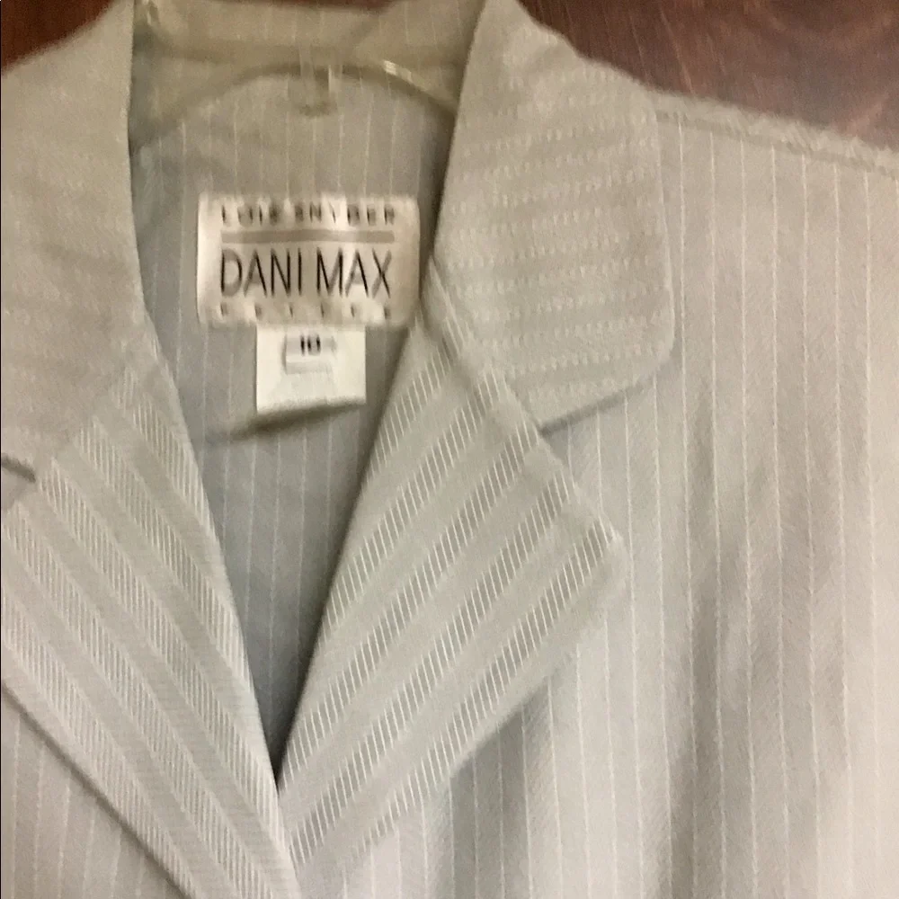 Womens Petite Size 10 pant suit - Picture 3 of 8